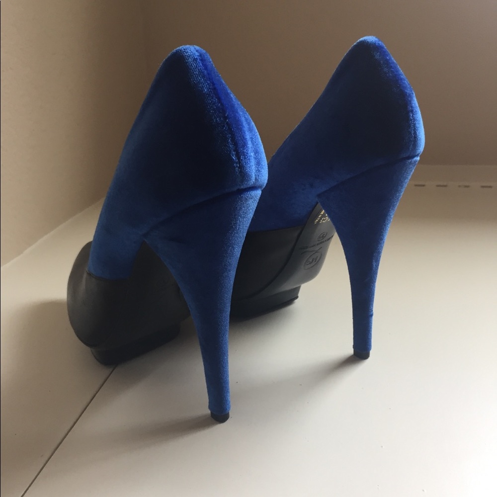 š¤GIFTš¤MQ By Alexander McQueen pump blue velvet - Picture 4 of 16